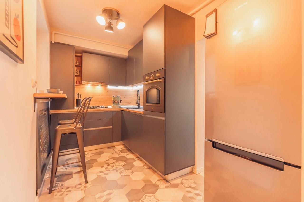 Castanilor 6 - Hip Industrial Apartment Close To City Centre Braşov Buitenkant foto