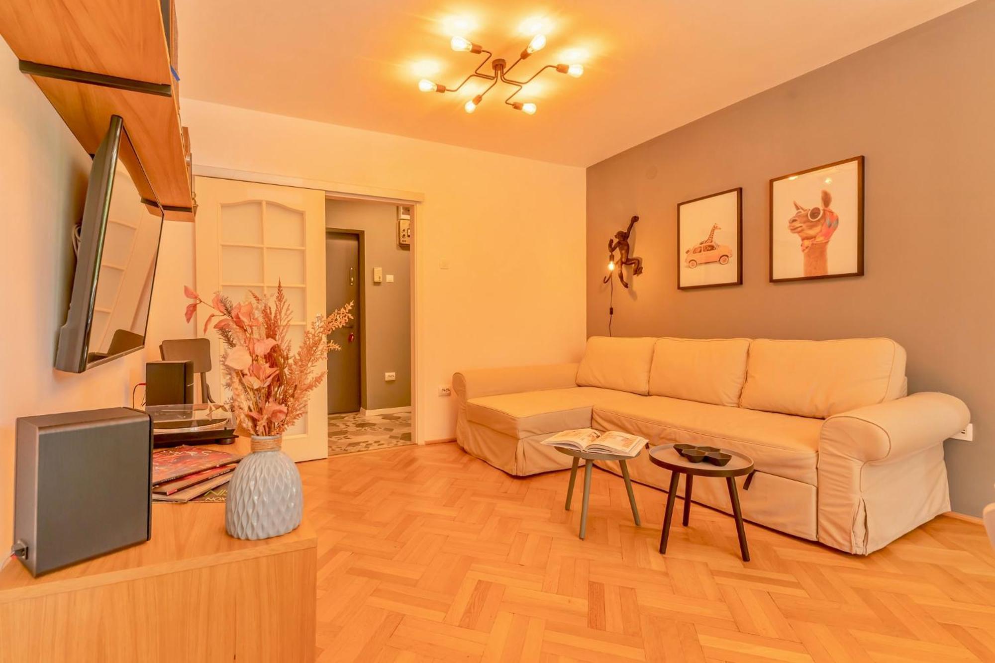 Castanilor 6 - Hip Industrial Apartment Close To City Centre Braşov Buitenkant foto