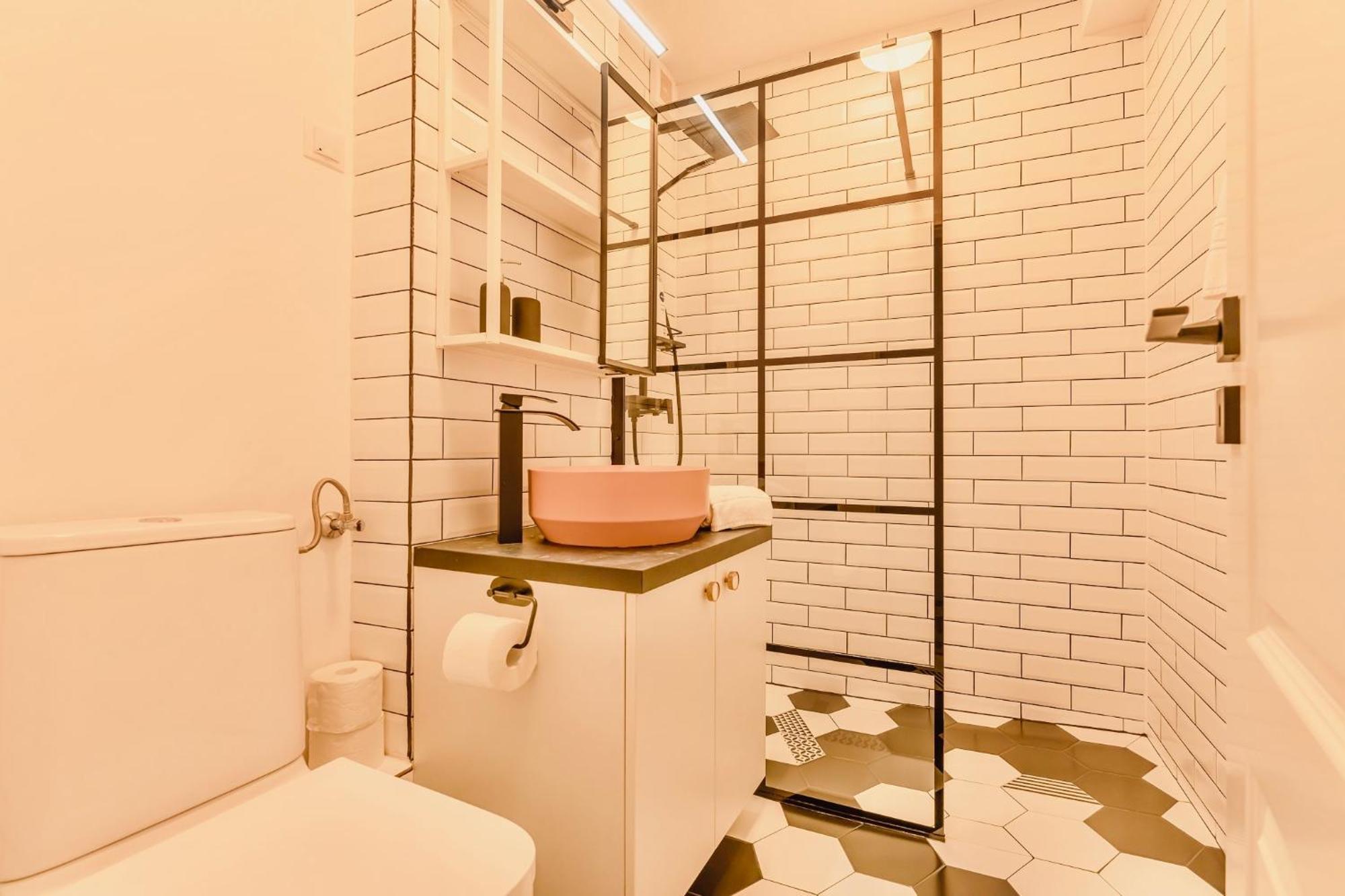 Castanilor 6 - Hip Industrial Apartment Close To City Centre Braşov Buitenkant foto